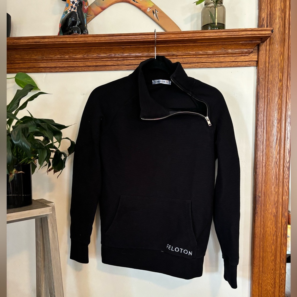 Peloton sweatshirt EUC